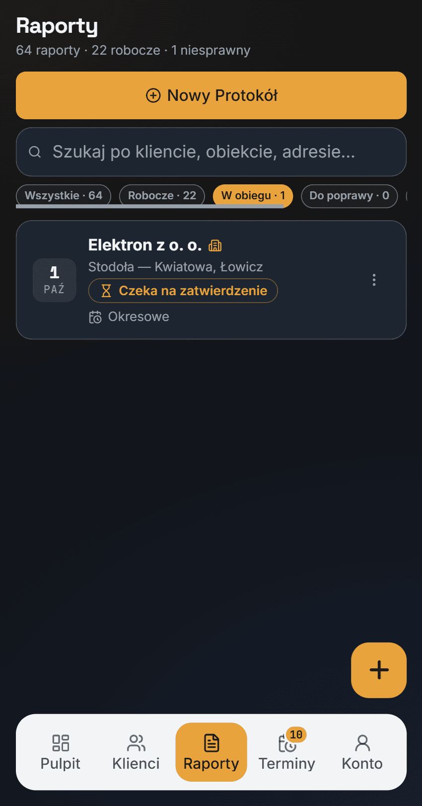 Lista raportów z filtrem „W obiegu” i raportem czekającym na zatwierdzenie